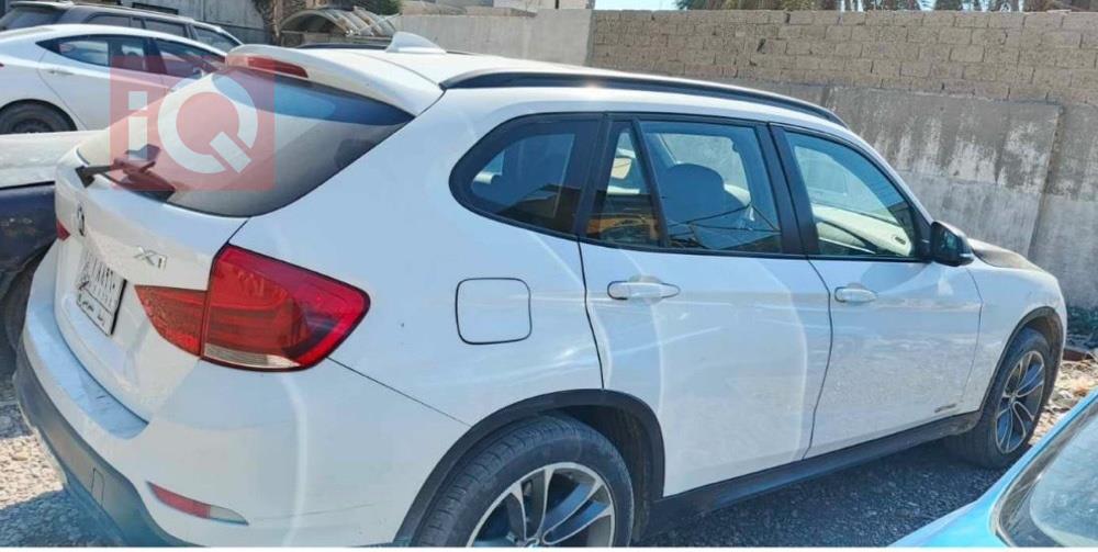 بی ئێم دەبڵیو X1